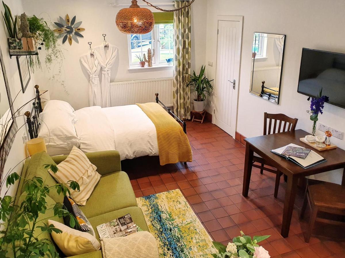 The Walnut, Meopham - A Private Retreat Rural Location Villa Bagian luar foto