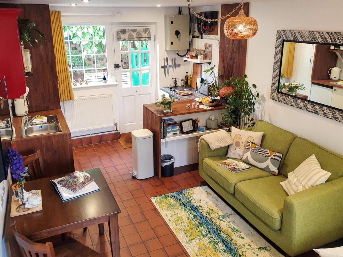The Walnut, Meopham - A Private Retreat Rural Location Villa Bagian luar foto